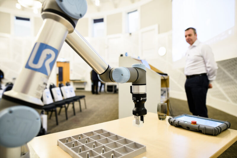 Universal Robots announces Machine Tending Masterclass at the AMRC